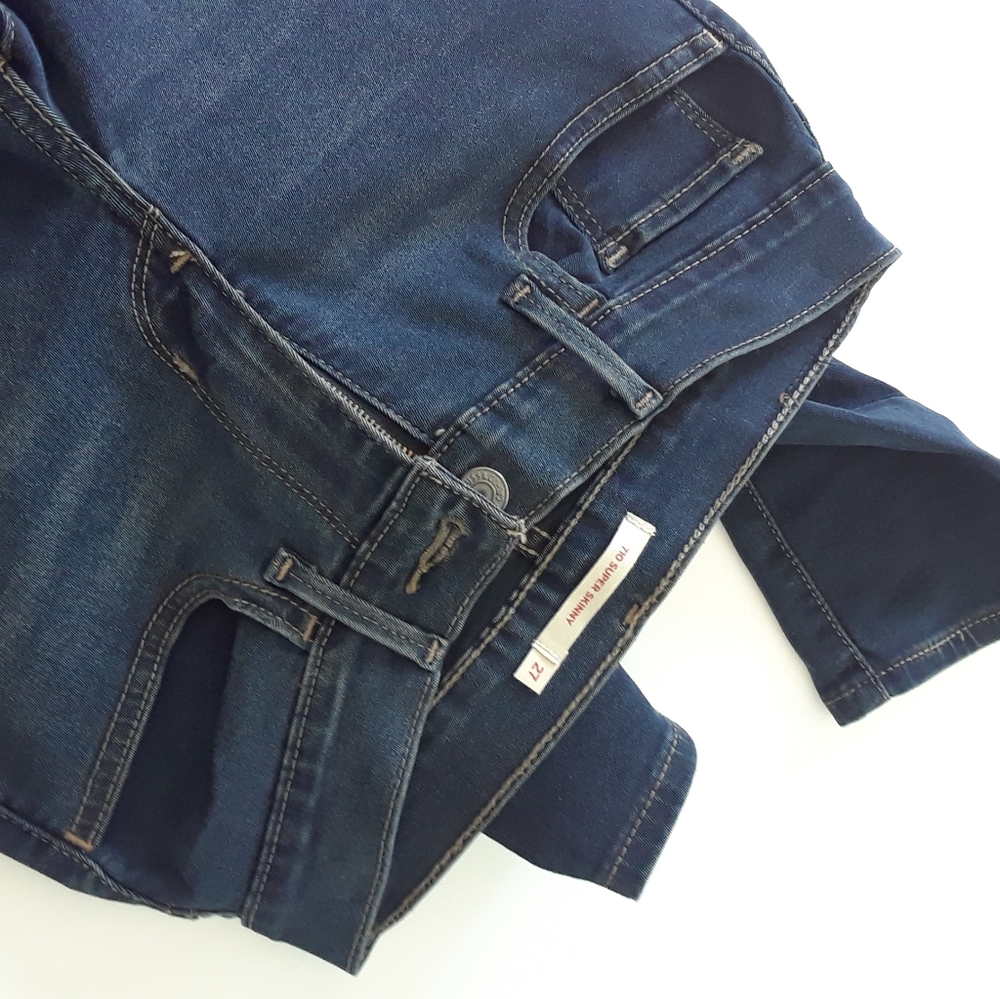 NWOT Levi's 710 Skinny Jeans Sz 27